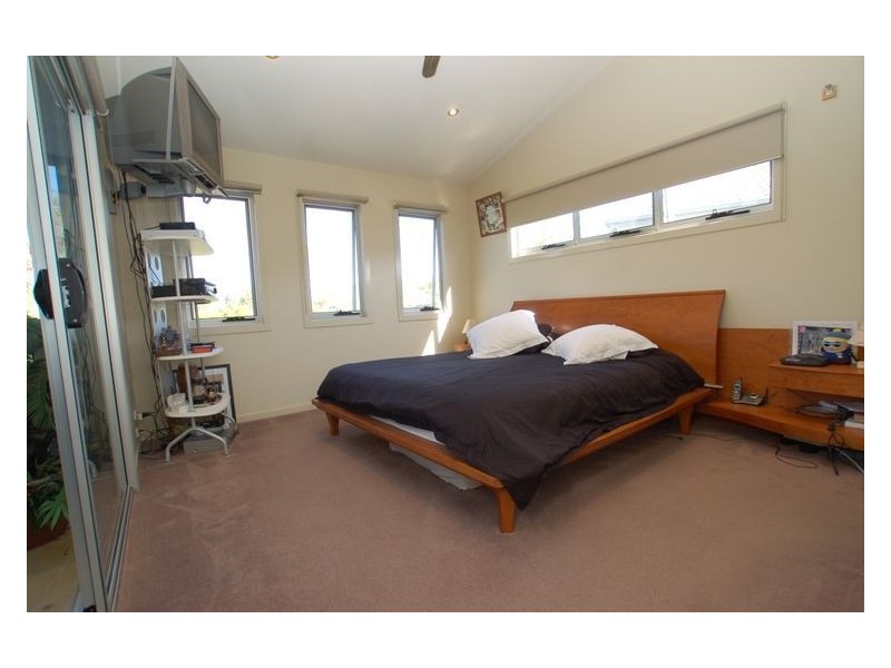 11 Meridien Ave, Varsity Lakes QLD 4227