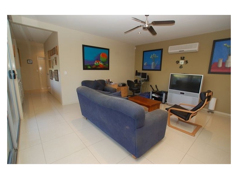 11 Meridien Ave, Varsity Lakes QLD 4227