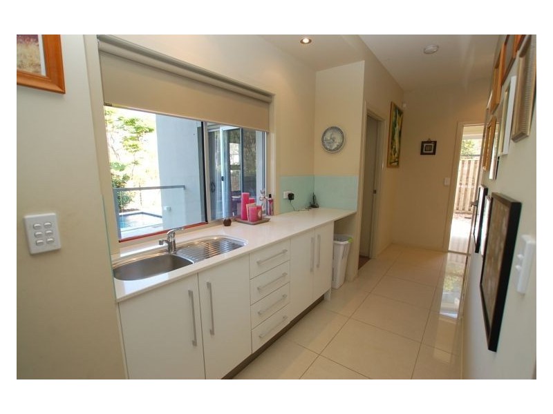 11 Meridien Ave, Varsity Lakes QLD 4227
