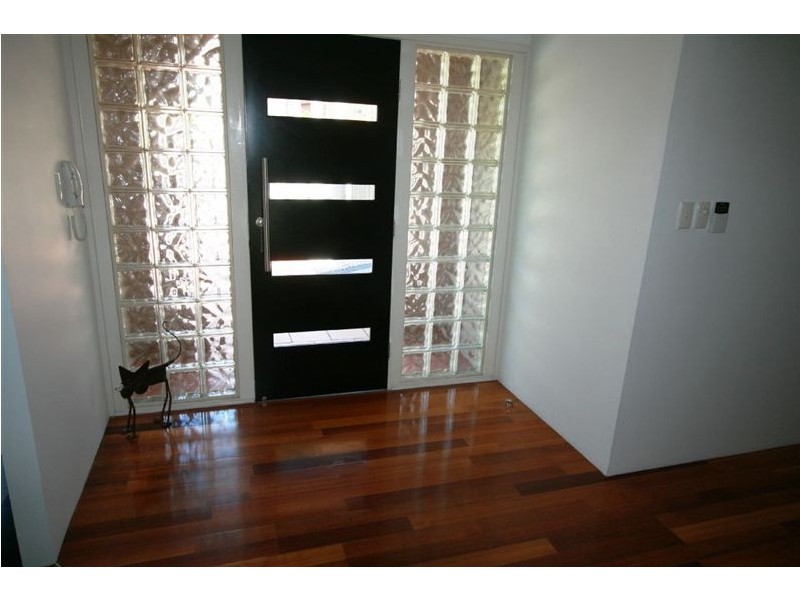 33 Manly Dr, Robina QLD 4226