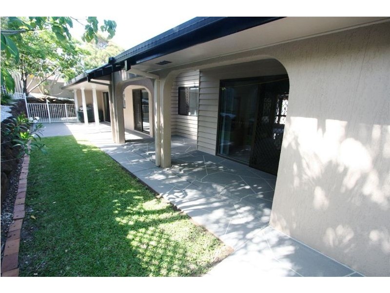 33 Manly Dr, Robina QLD 4226