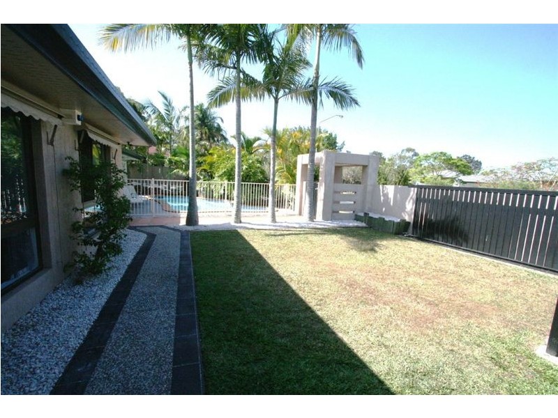 33 Manly Dr, Robina QLD 4226