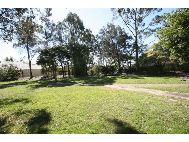 4 Kallista Close, Robina QLD 4226