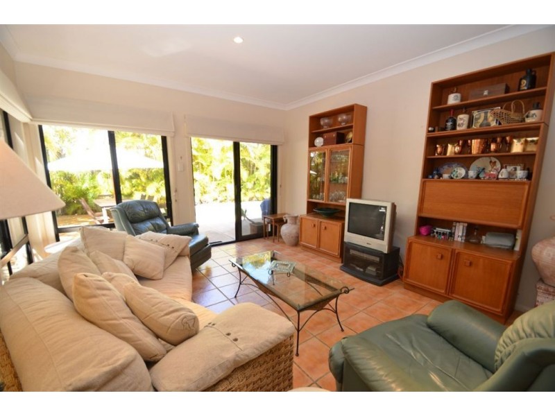 14 Shorehaven Pl, Varsity Lakes QLD 4227