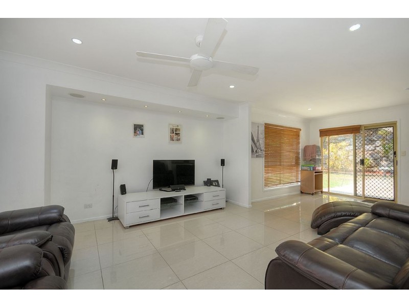 26 Swanton Dr, Mudgeeraba QLD 4213