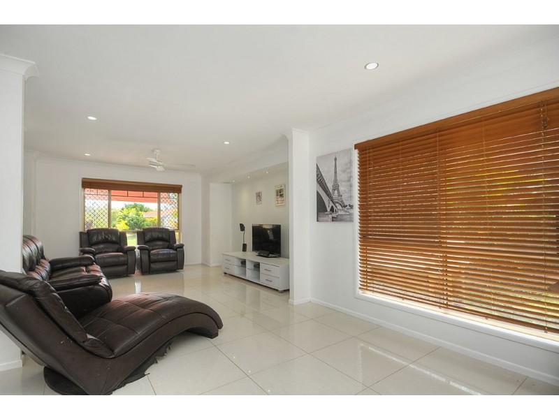 26 Swanton Dr, Mudgeeraba QLD 4213