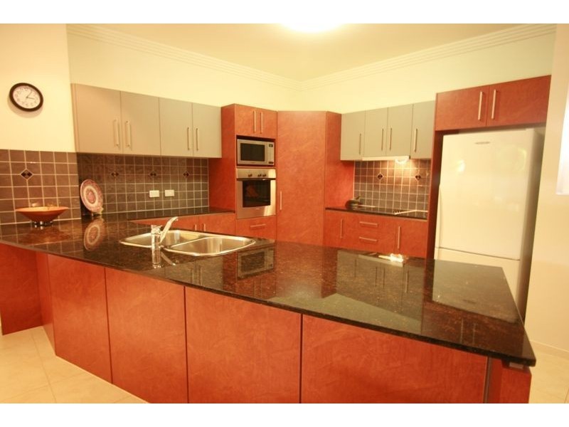 15 Lantau Cr, Varsity Lakes QLD 4227