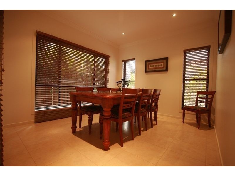 15 Lantau Cr, Varsity Lakes QLD 4227