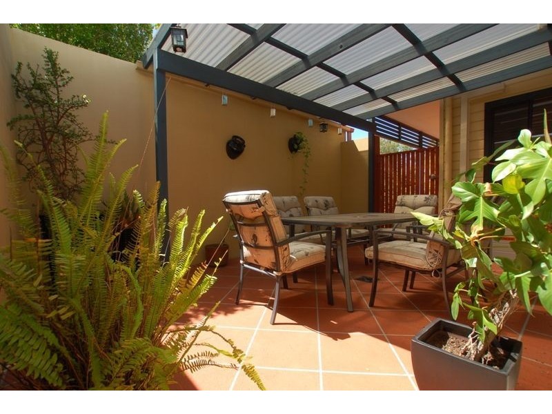 11b Mulgrave Cr, Varsity Lakes QLD 4227