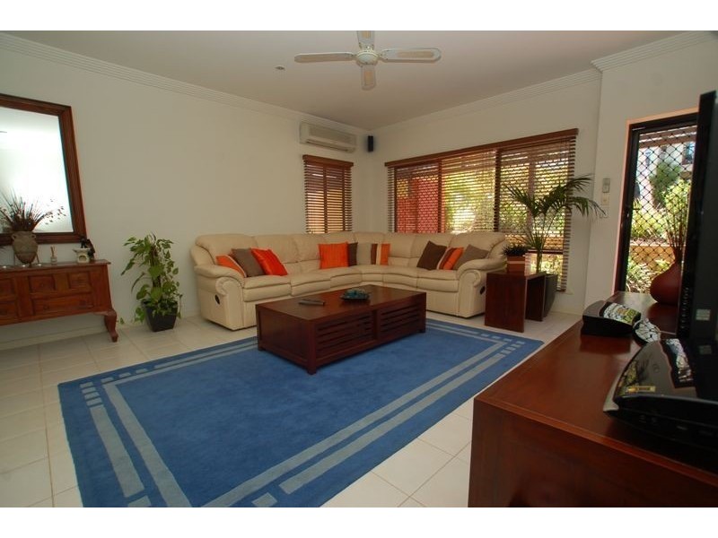 11b Mulgrave Cr, Varsity Lakes QLD 4227