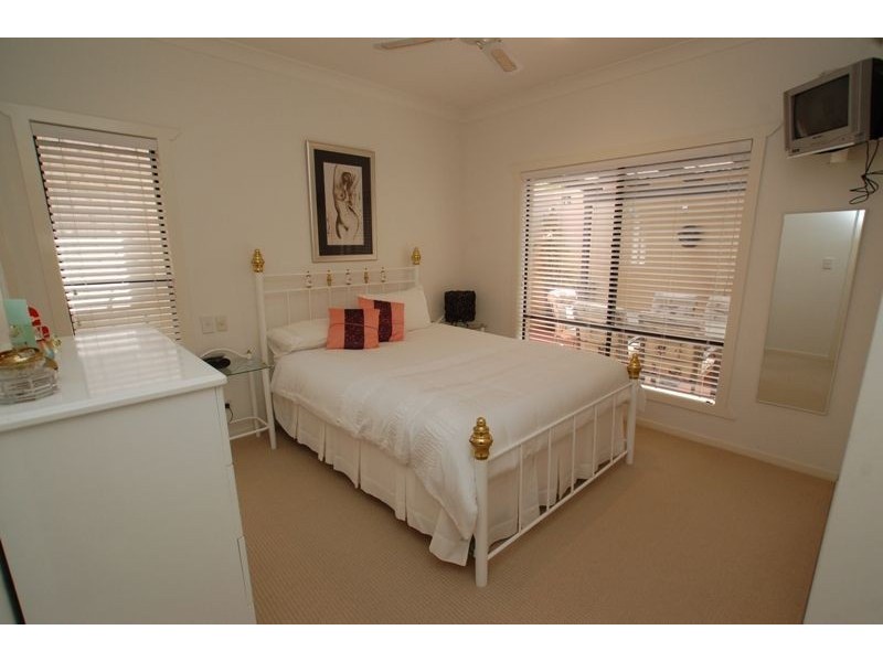 11b Mulgrave Cr, Varsity Lakes QLD 4227