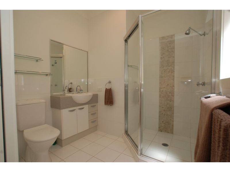 11b Mulgrave Cr, Varsity Lakes QLD 4227