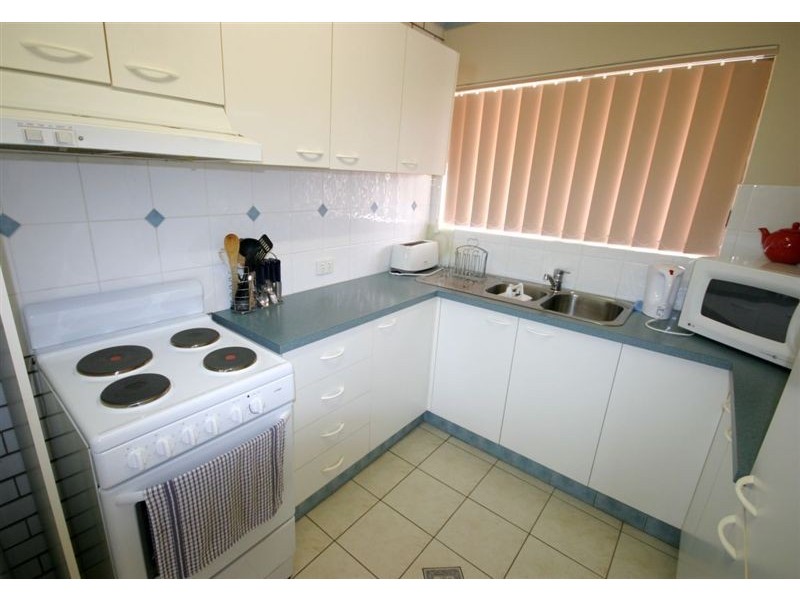 4/20 Peter Pde, Mermaid Waters QLD 4218