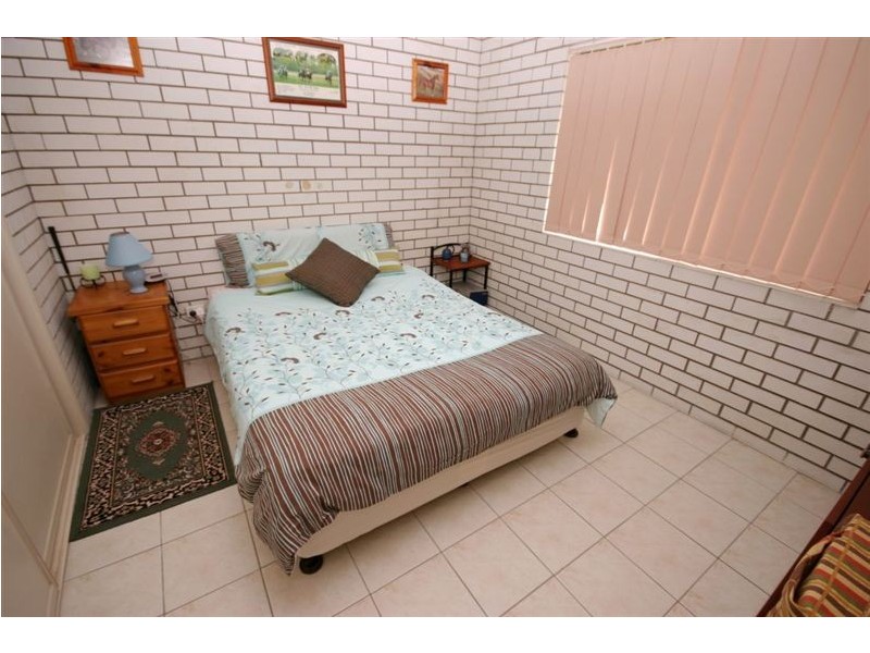 4/20 Peter Pde, Mermaid Waters QLD 4218