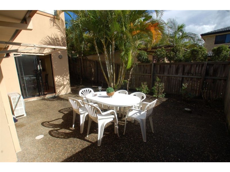 2/39 Pine Valley Dr, Varsity Lakes QLD 4227