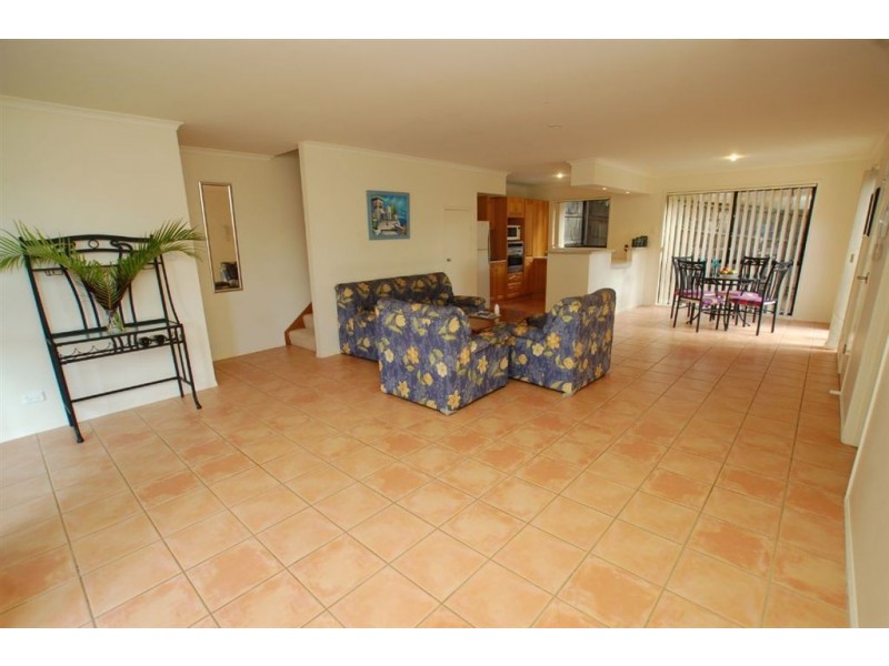 2/39 Pine Valley Dr, Varsity Lakes QLD 4227