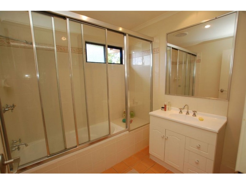 2/39 Pine Valley Dr, Varsity Lakes QLD 4227