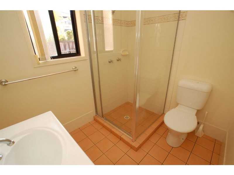 2/39 Pine Valley Dr, Varsity Lakes QLD 4227