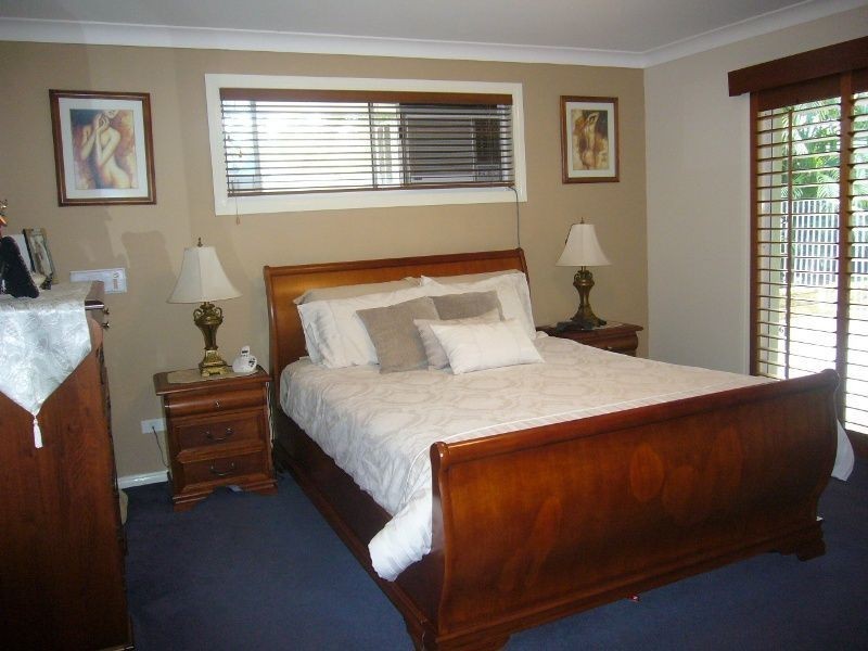 18 Bon Aire Ct, Clear Island Waters QLD 4226