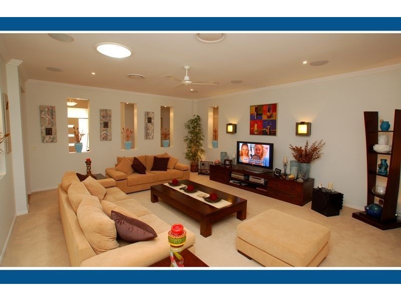 7 Observatory Dr, Reedy Creek QLD 4227