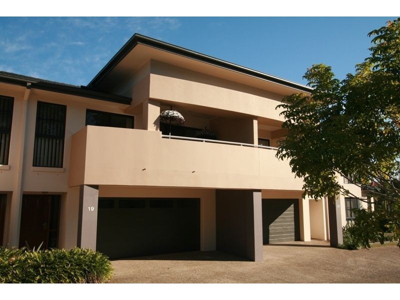 19/1 Geraldton Dr, Varsity Lakes QLD 4227