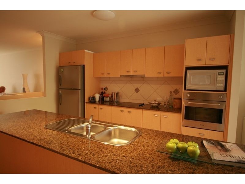 19/1 Geraldton Dr, Varsity Lakes QLD 4227