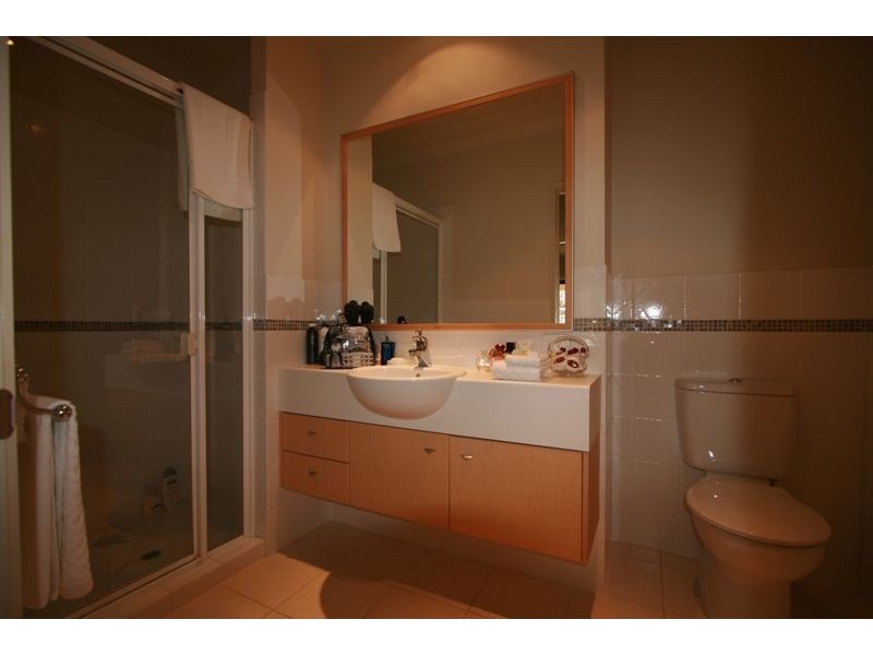 19/1 Geraldton Dr, Varsity Lakes QLD 4227