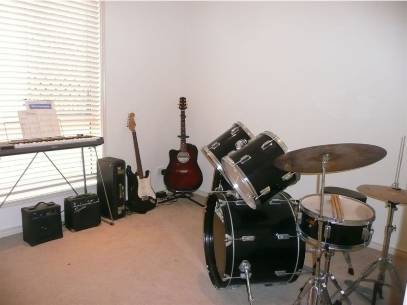 18 Royal Woods, Robina QLD 4226