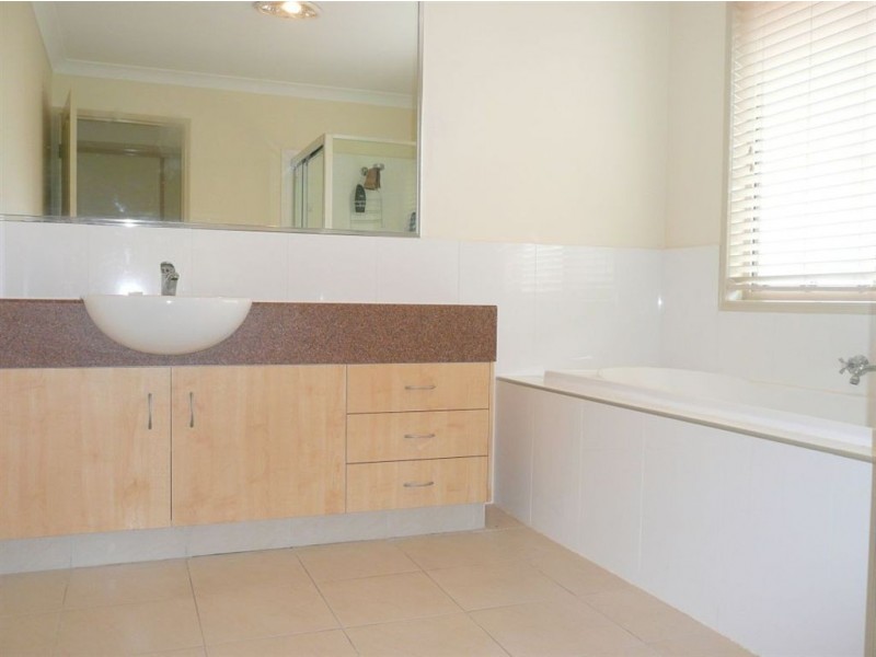 18 Royal Woods, Robina QLD 4226