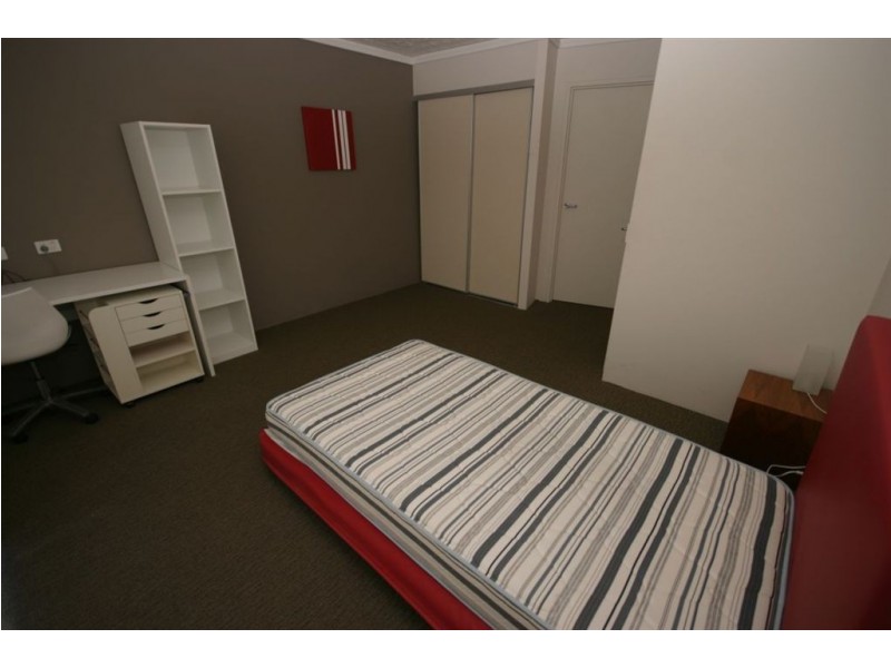 120/25 Lake Orr Dr, Robina QLD 4226