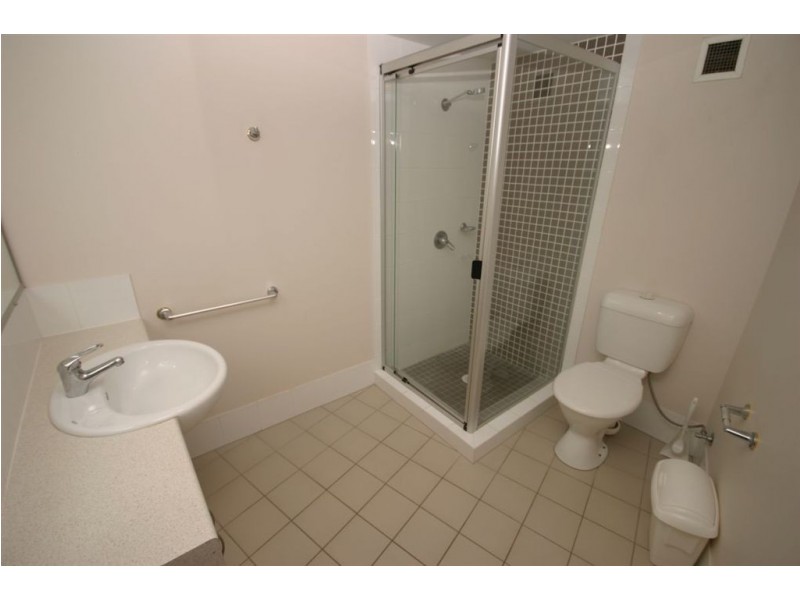 120/25 Lake Orr Dr, Robina QLD 4226