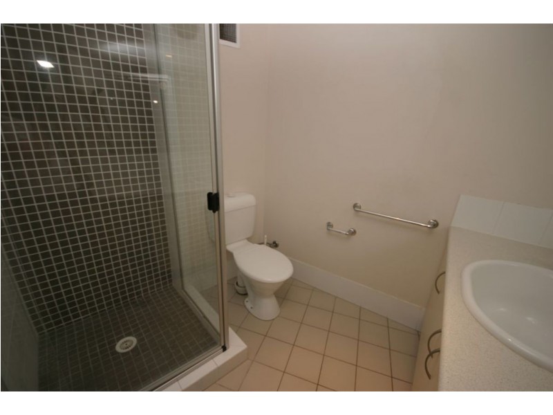 120/25 Lake Orr Dr, Robina QLD 4226