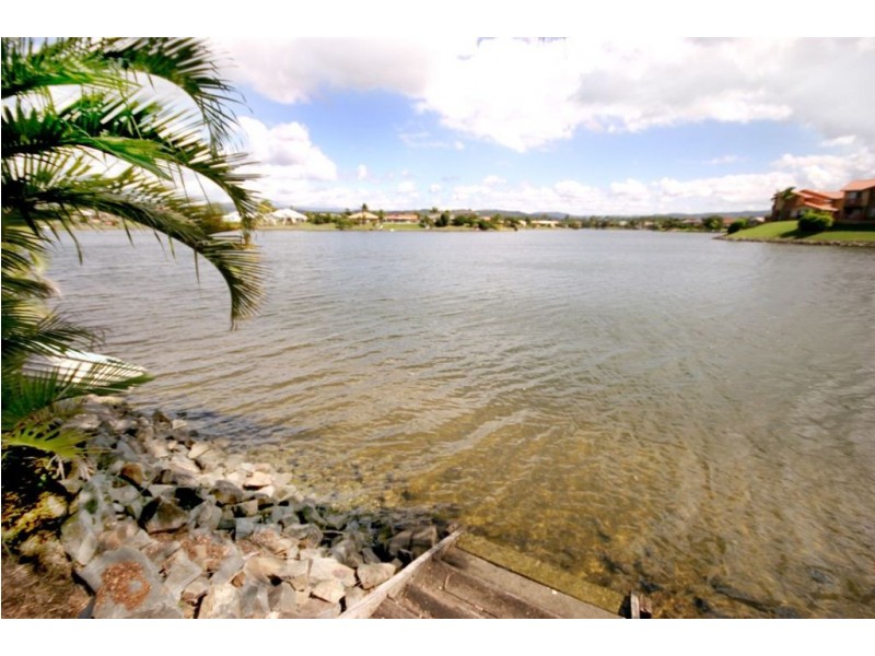 9 Silvabank Dr, Varsity Lakes QLD 4227