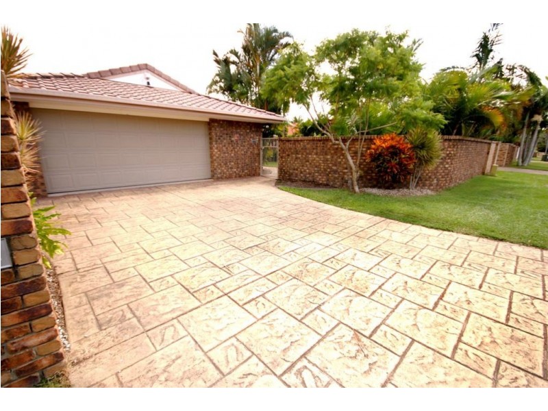 9 Silvabank Dr, Varsity Lakes QLD 4227