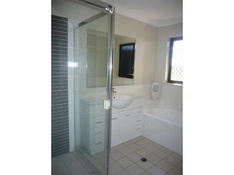 32 Antonson Cres, Mudgeeraba QLD 4213