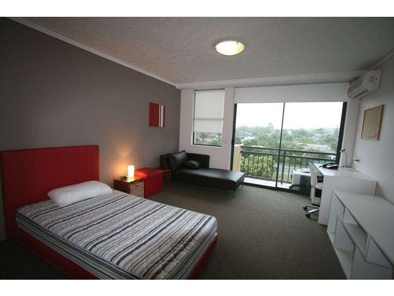 157/25 Lake Orr Dr, Varsity Lakes QLD 4227