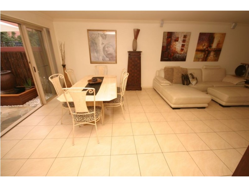 37/4 University Dr, Robina QLD 4226