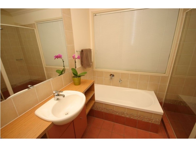 37/4 University Dr, Robina QLD 4226