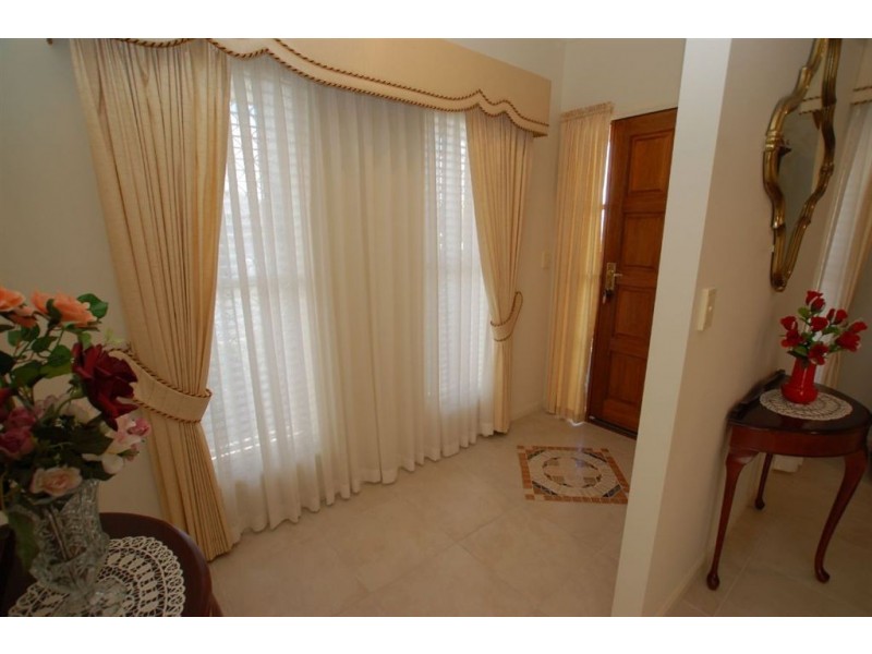 99 Bayswater Av, Varsity Lakes QLD 4227