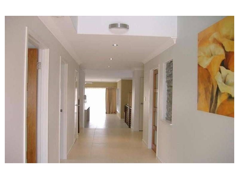 55 Bridgewater Dr, Varsity Lakes QLD 4227