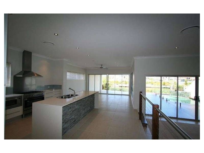 55 Bridgewater Dr, Varsity Lakes QLD 4227