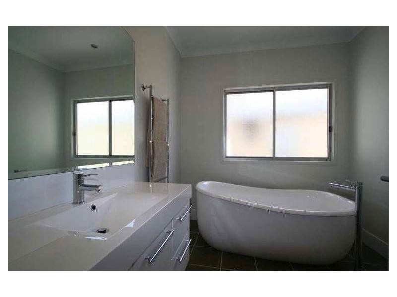 55 Bridgewater Dr, Varsity Lakes QLD 4227