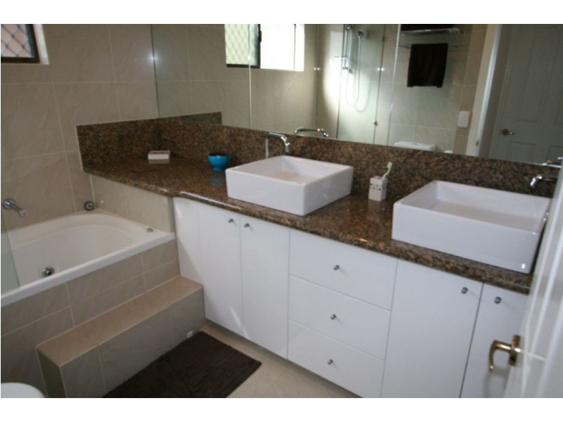 35 Sandringham Dr, Robina QLD 4226