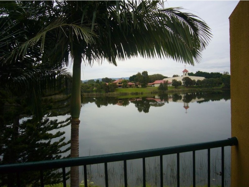 56/7 Santa Cruz Blvd, Clear Island Waters QLD 4226