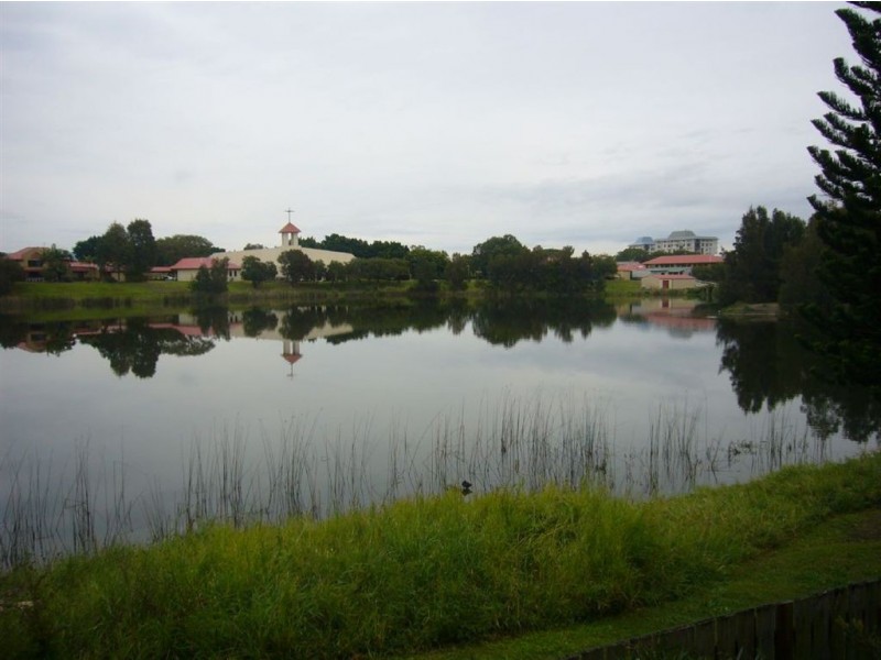 56/7 Santa Cruz Blvd, Clear Island Waters QLD 4226