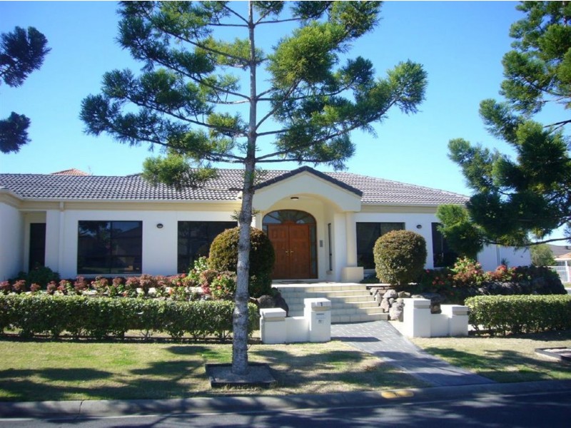 1 Athos Cr, Robina QLD 4226