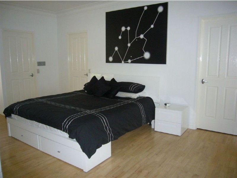 1 Athos Cr, Robina QLD 4226