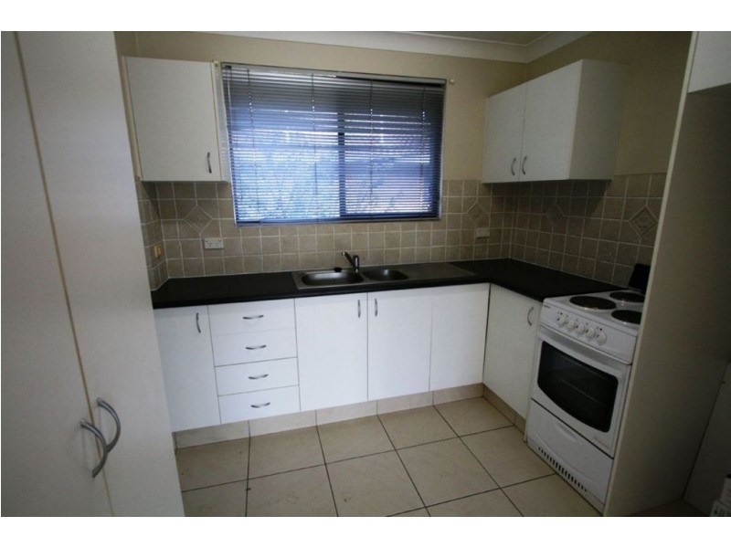 5/6 Angie Crt, Mermaid Waters QLD 4218