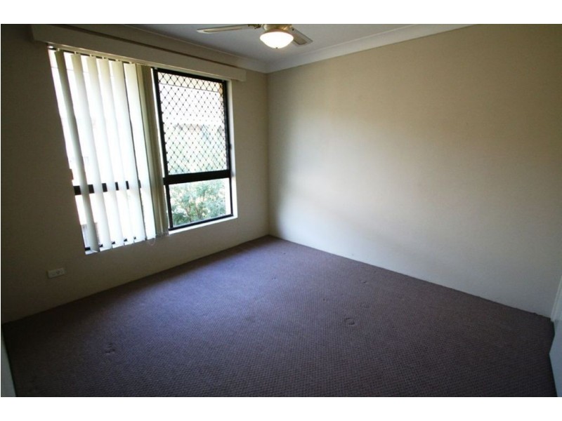 5/6 Angie Crt, Mermaid Waters QLD 4218