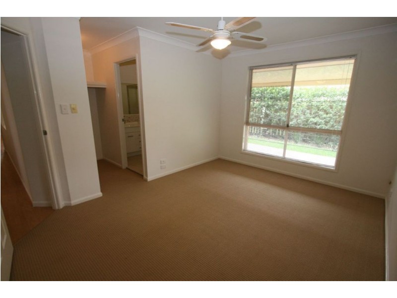 37 County Lane, Merrimac QLD 4226
